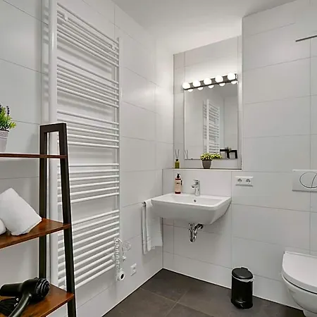 Apartmanhotel Inhome - Kueche - Parken - Tv 3*